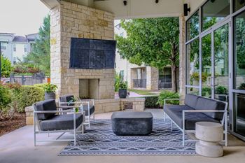 Outdoor fireplace